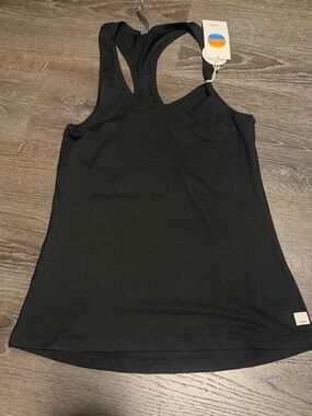 Vuori black lix performance tank